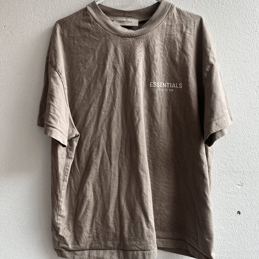 FEAR OF GOD ESSENTIALS TEE